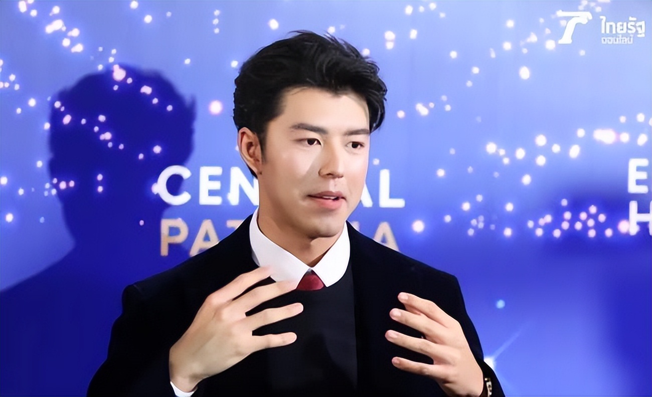 偶像剧照进现实！泰国顶流女星被男演员公开告白，5年友情变爱情