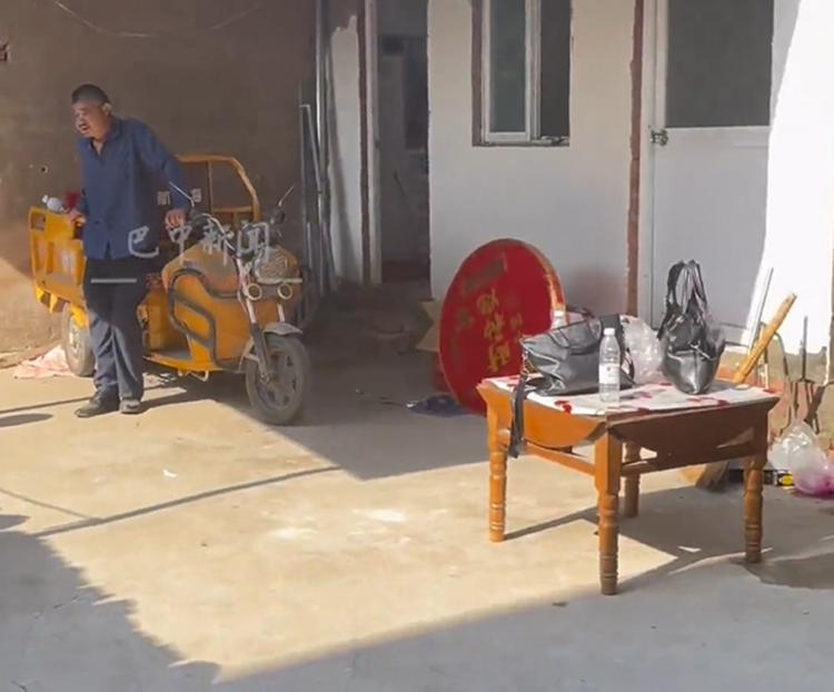 新娘要8800元下车钱被新郎暴打,新娘要8800下车钱被新郎暴打