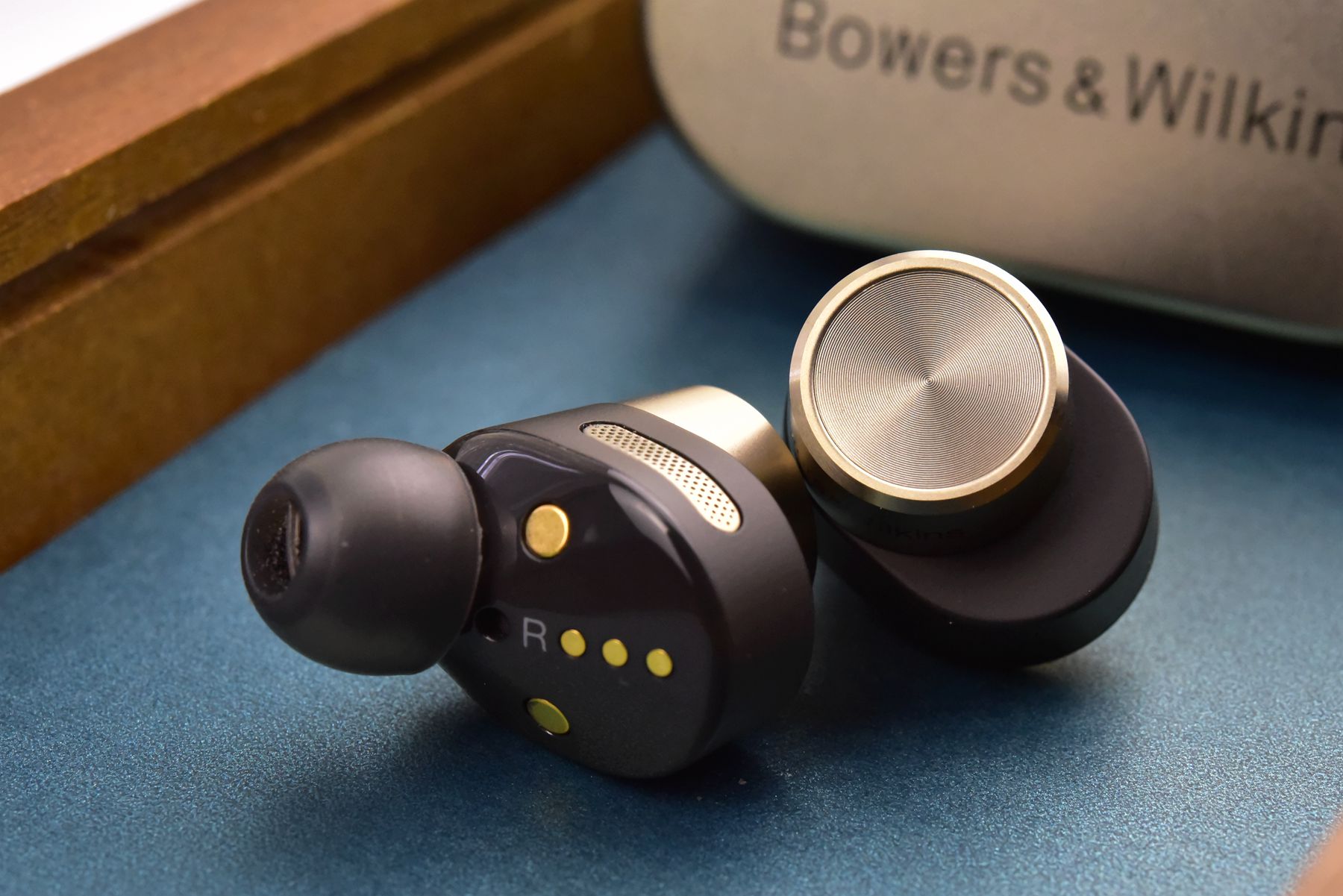 b&w耳机pi7测评,b&wpi7耳机测评