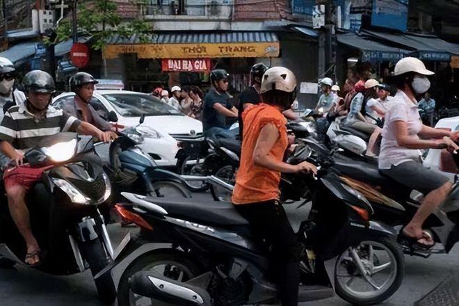 新日老板张崇舜座驾,新日电动车张崇胜演讲