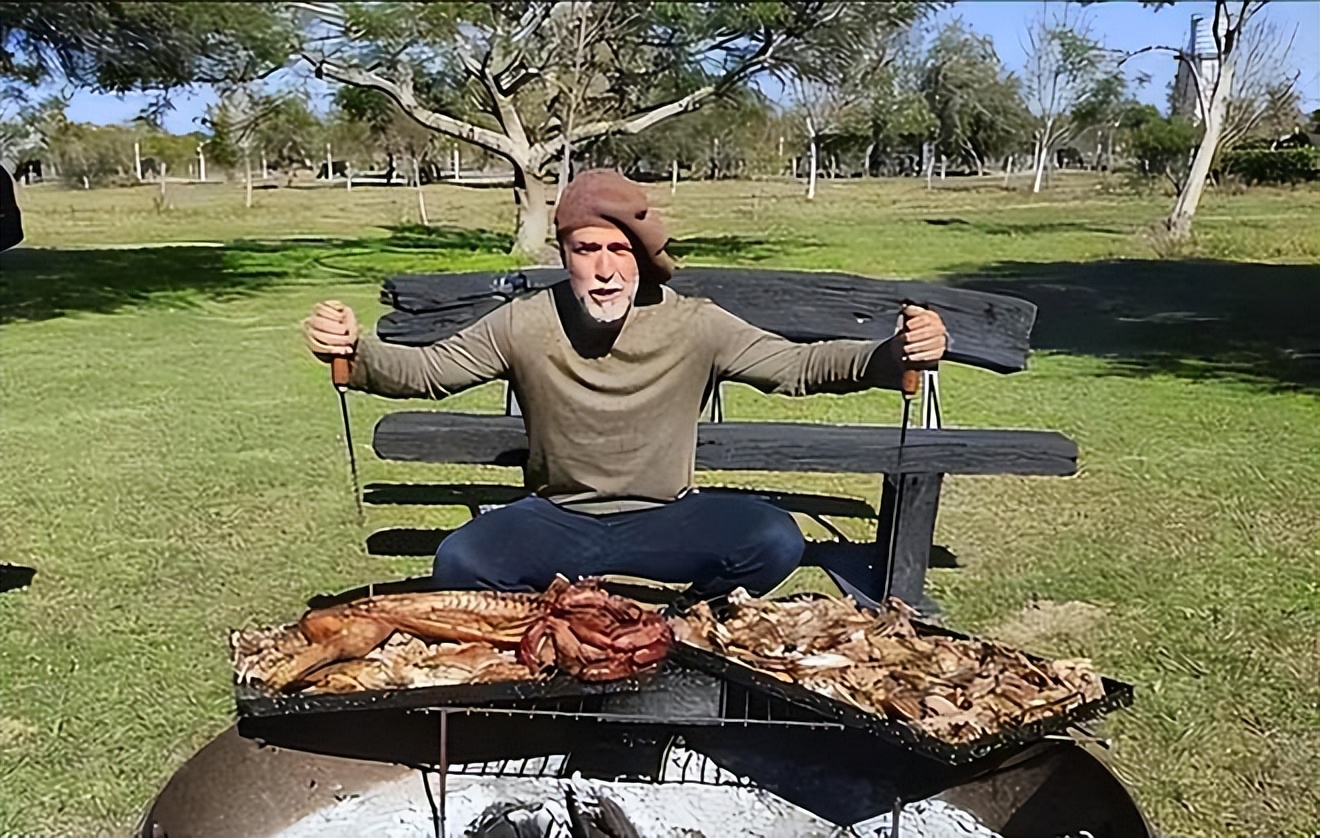 梦幻同框！5大阿根廷名宿现身，53岁巴蒂须发皆白，可惜缺了老马