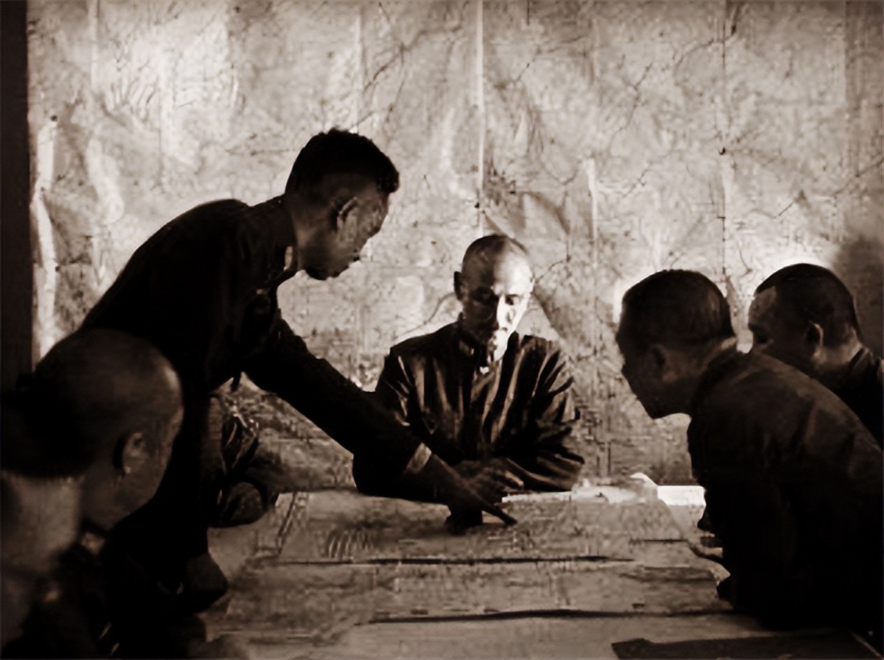 遵义会议上关键一票，直接改变中国命运，是谁把票投给了毛主席？