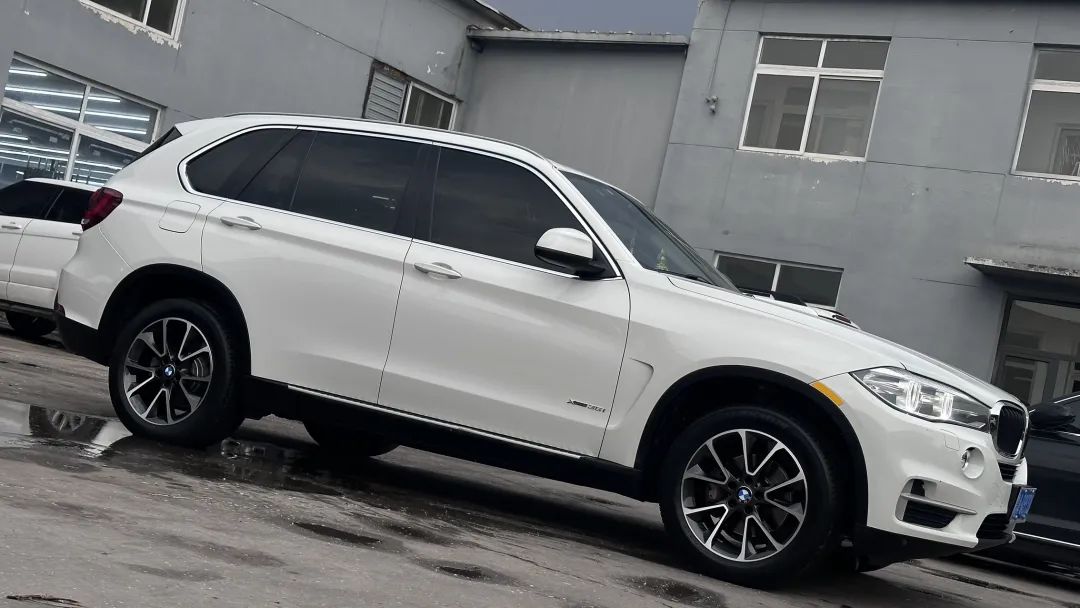 宝马x5老改新二手出售五万左右,宝马x5整车全部翻新要多少钱