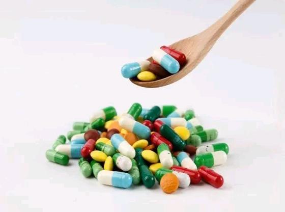 阿莫西林和头孢对细菌感染哪个好,消炎药阿莫西林和头孢怎么选择