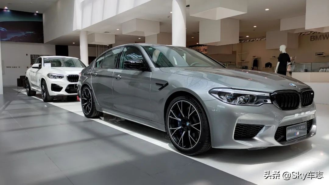 宝马布鲁克林灰内饰,布鲁克林灰汽车图片