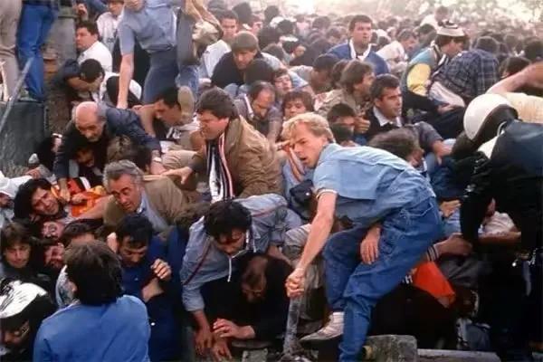 足球比赛中大伤亡事件,足球史上最悲惨的五大惨案