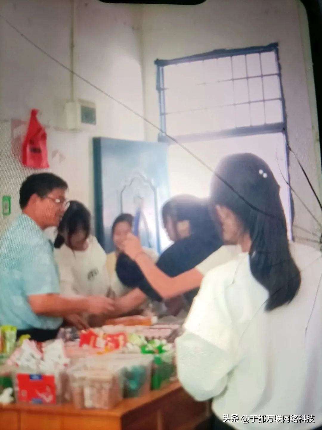 如何举报学校内开设小卖部,网络问政关于学生的问题