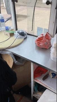 “女友闺蜜深夜约我看海，该注意啥？”