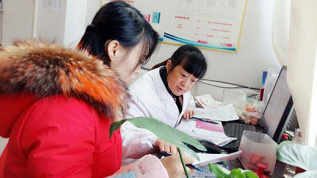 妇科流褐色的分泌物是怎么回事,妇科老是流褐色分泌物怎么回事