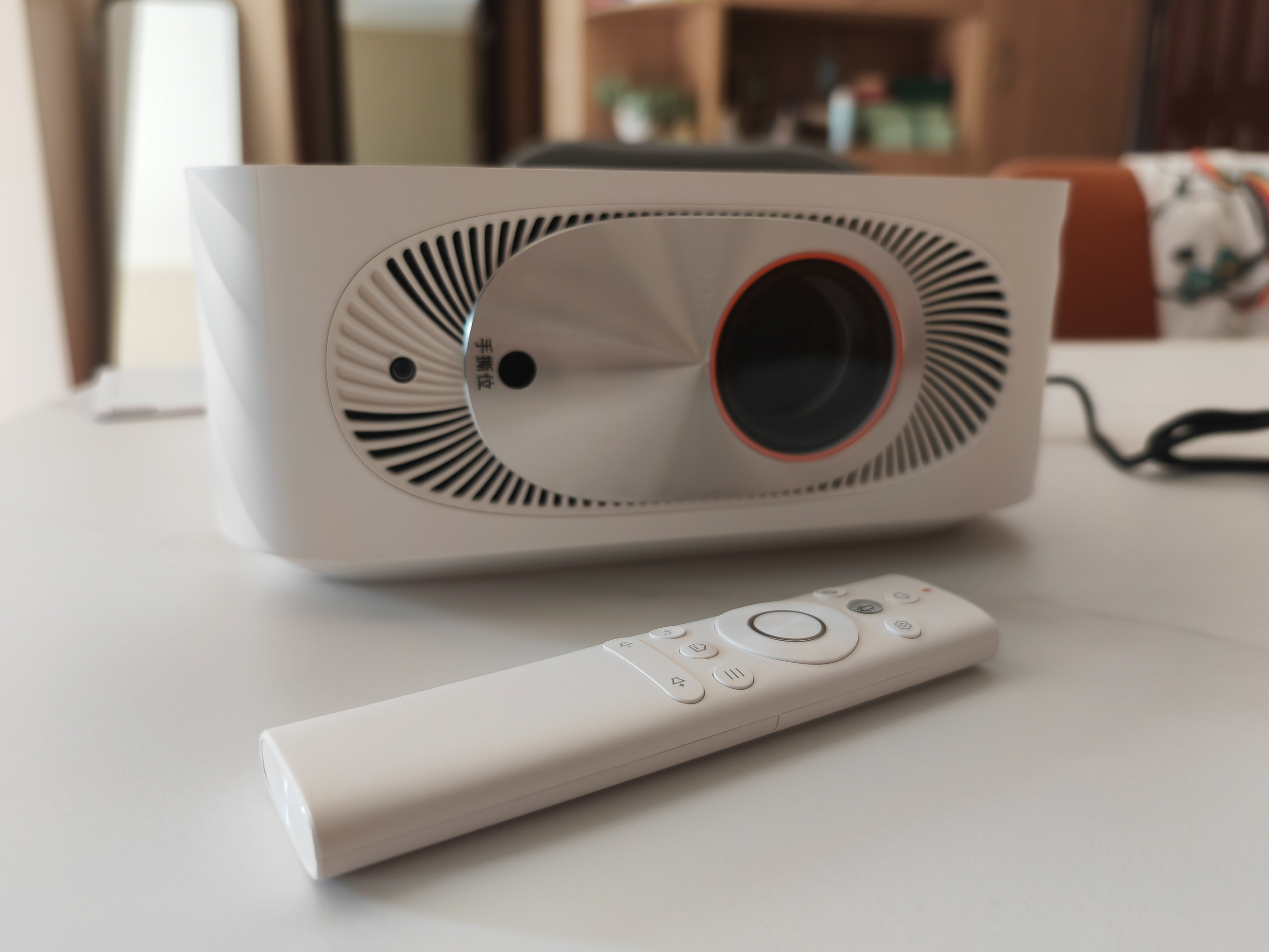 联想小新100智能投影仪,联想小新100s投影仪测评