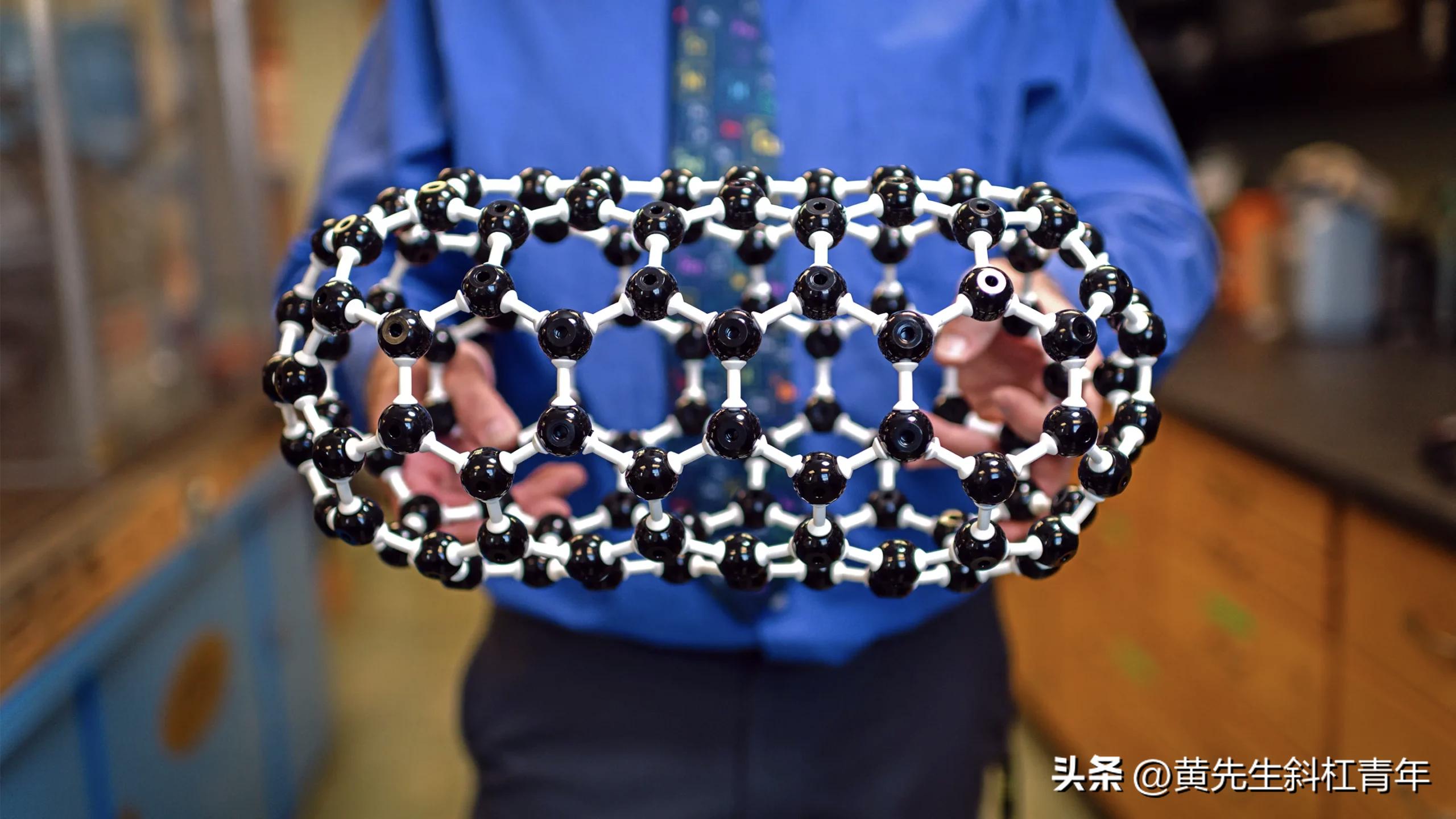 “Fullertubes”加入碳晶体家族