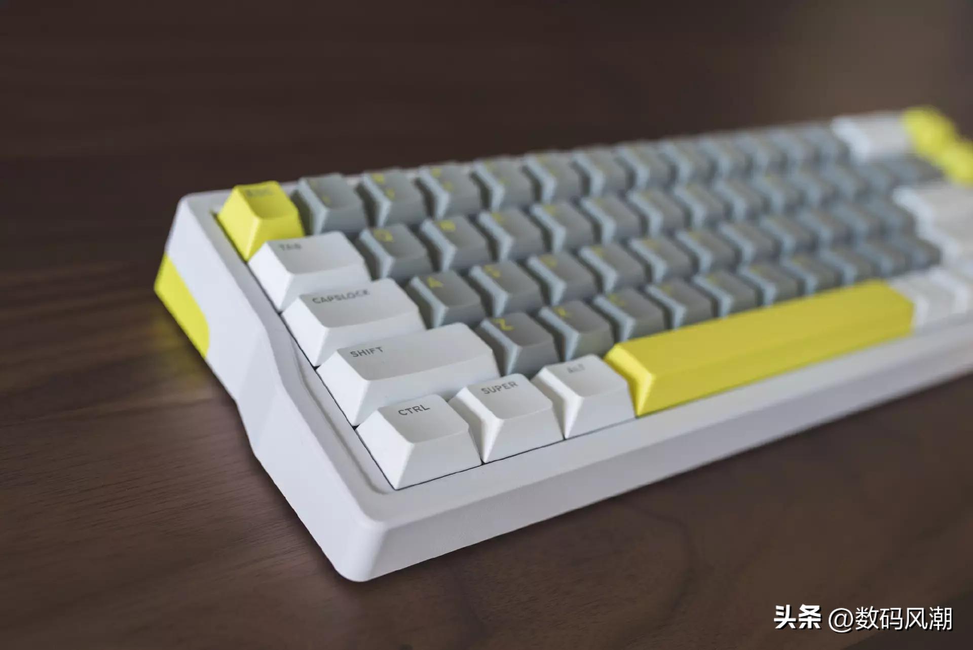 未来赛博美学,这会是客制化亲民的开始?IQUNIXQ66银迹上手详评