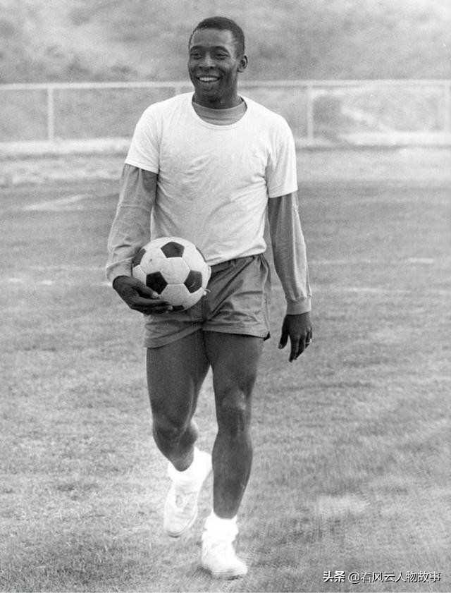 贝利为什么不喜欢罗纳尔迪尼奥,贝利从贫民窟到一代球王