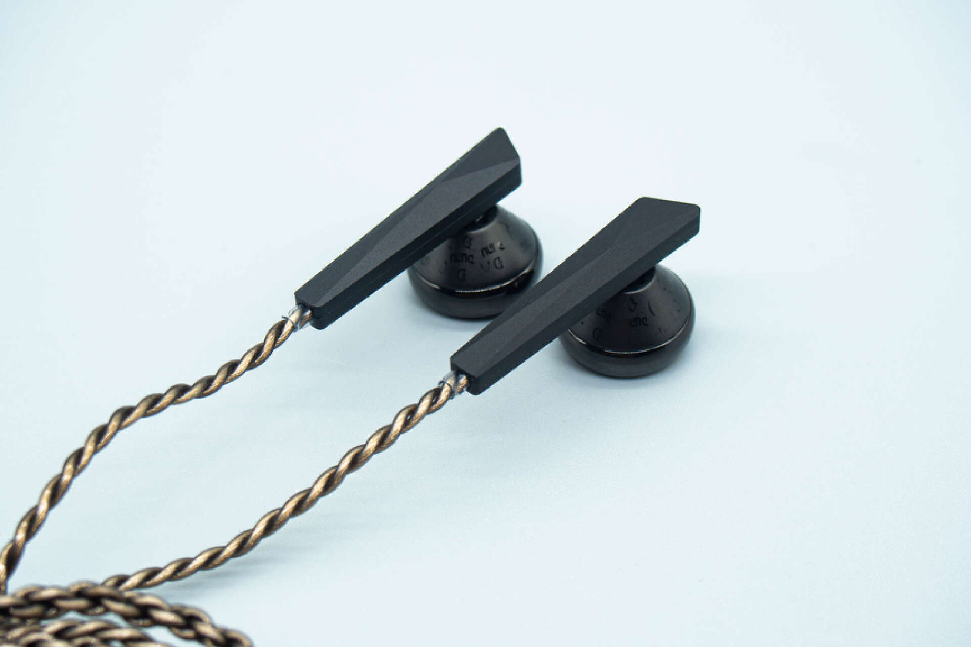 达音科alpha3和凯声,达音科alpha3和泰坦