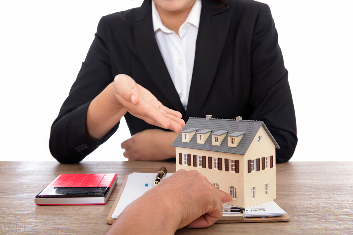 房屋买卖房产中介承担什么责任,房屋买卖中中介应承担什么责任