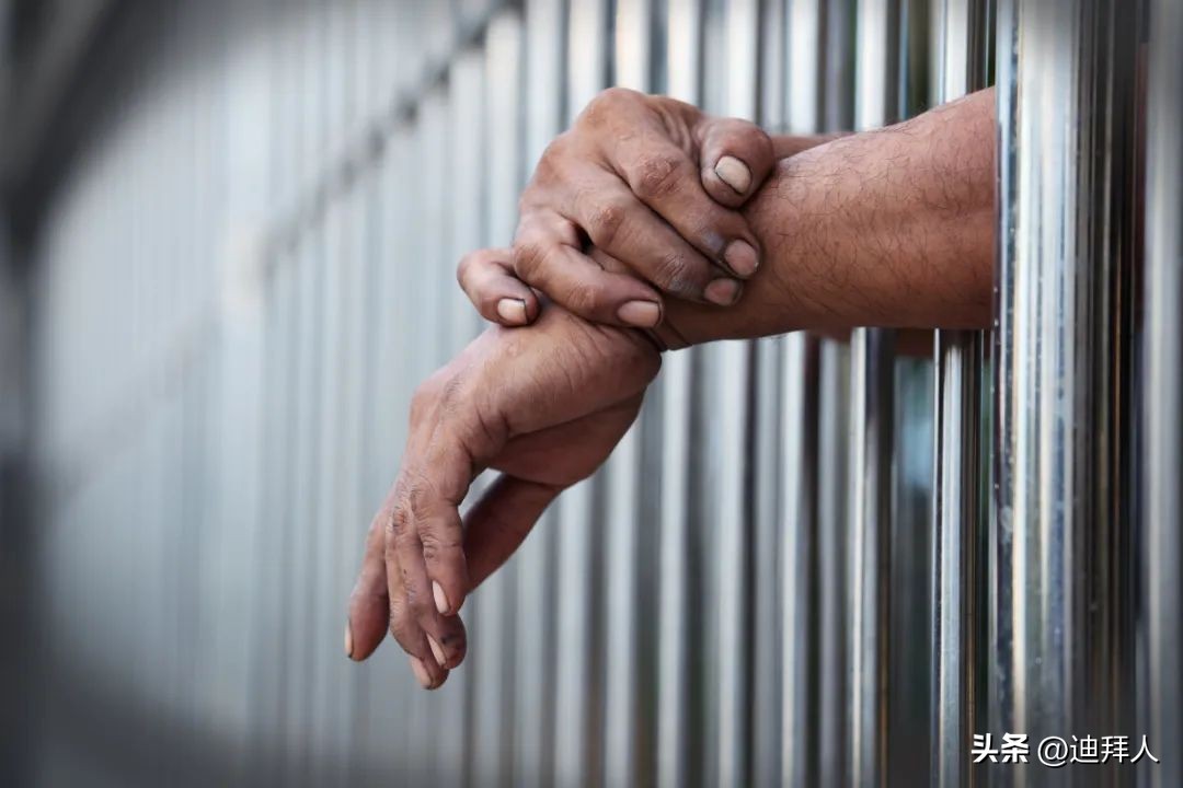 如果你在海外遇难怎么办,如果你被通缉了怎么逃