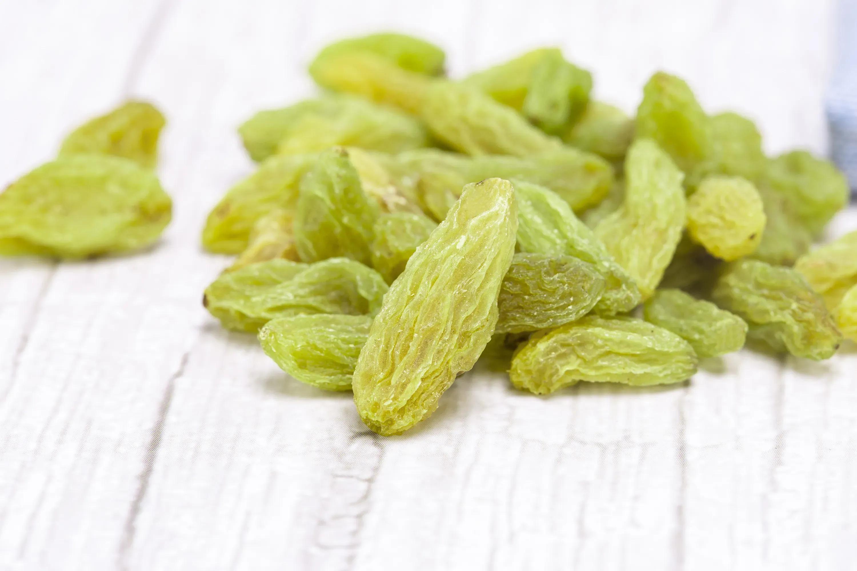 没想到有一天认祖归宗这样的事,会发生在*疆新**的葡萄干摊位上