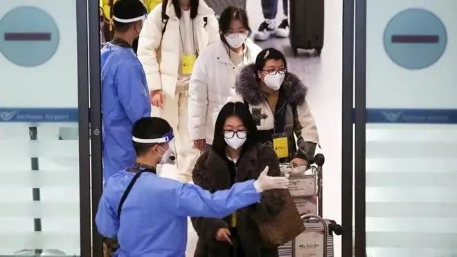 日韩对中国实施入境限制措施，弄懂日本30%的感染率，就可以理解