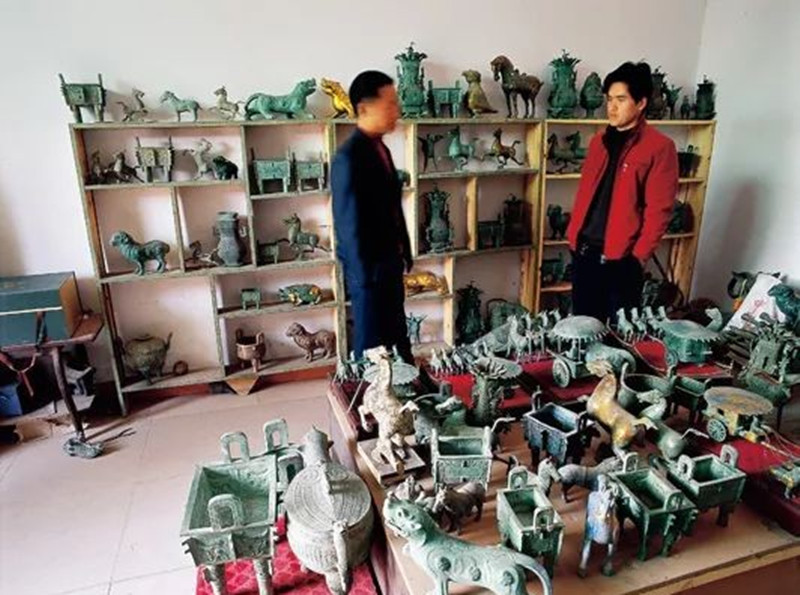 “造假教父”方兴庆：带领全村靠造假脱贫，警察找上门也没办法