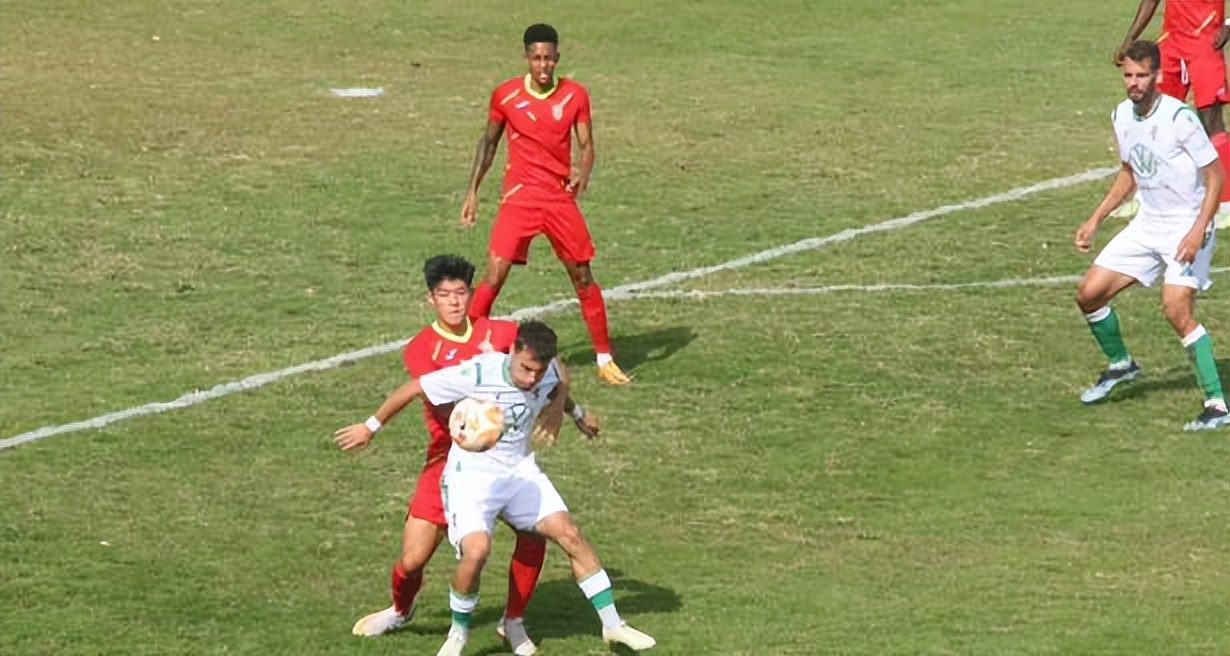 喜讯！中国飞翼入选欧洲联赛最佳阵容，能攻善守未来值得鲁能引进