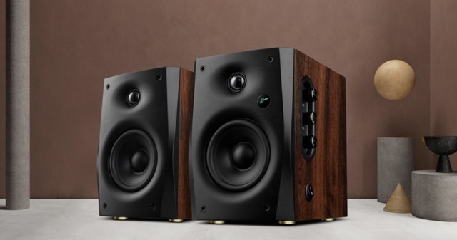 惠威d1100和d100音箱对比,惠威D1100可以当监听音箱吗