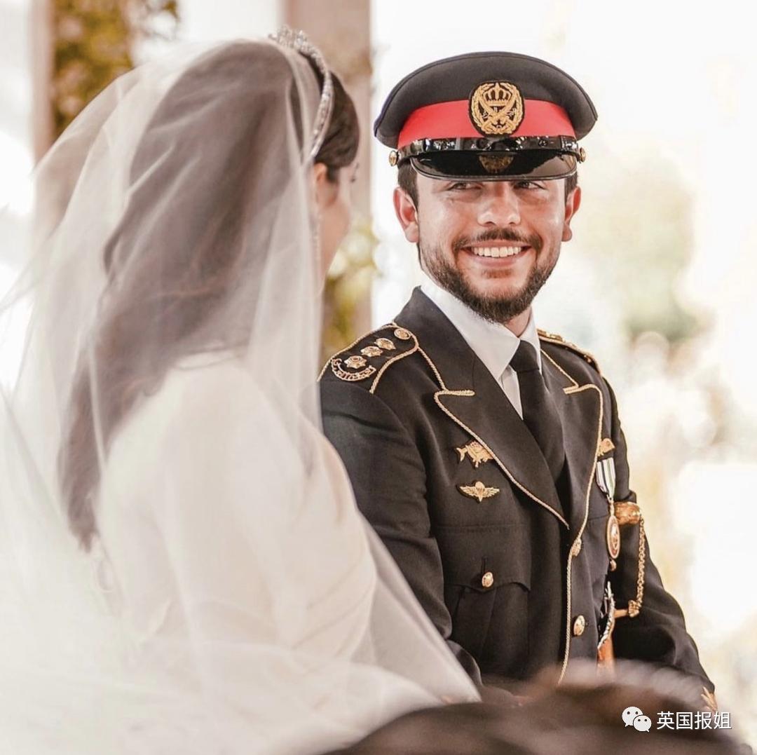 凯特王妃高级造型,凯特王妃穿蓝色格子英伦风