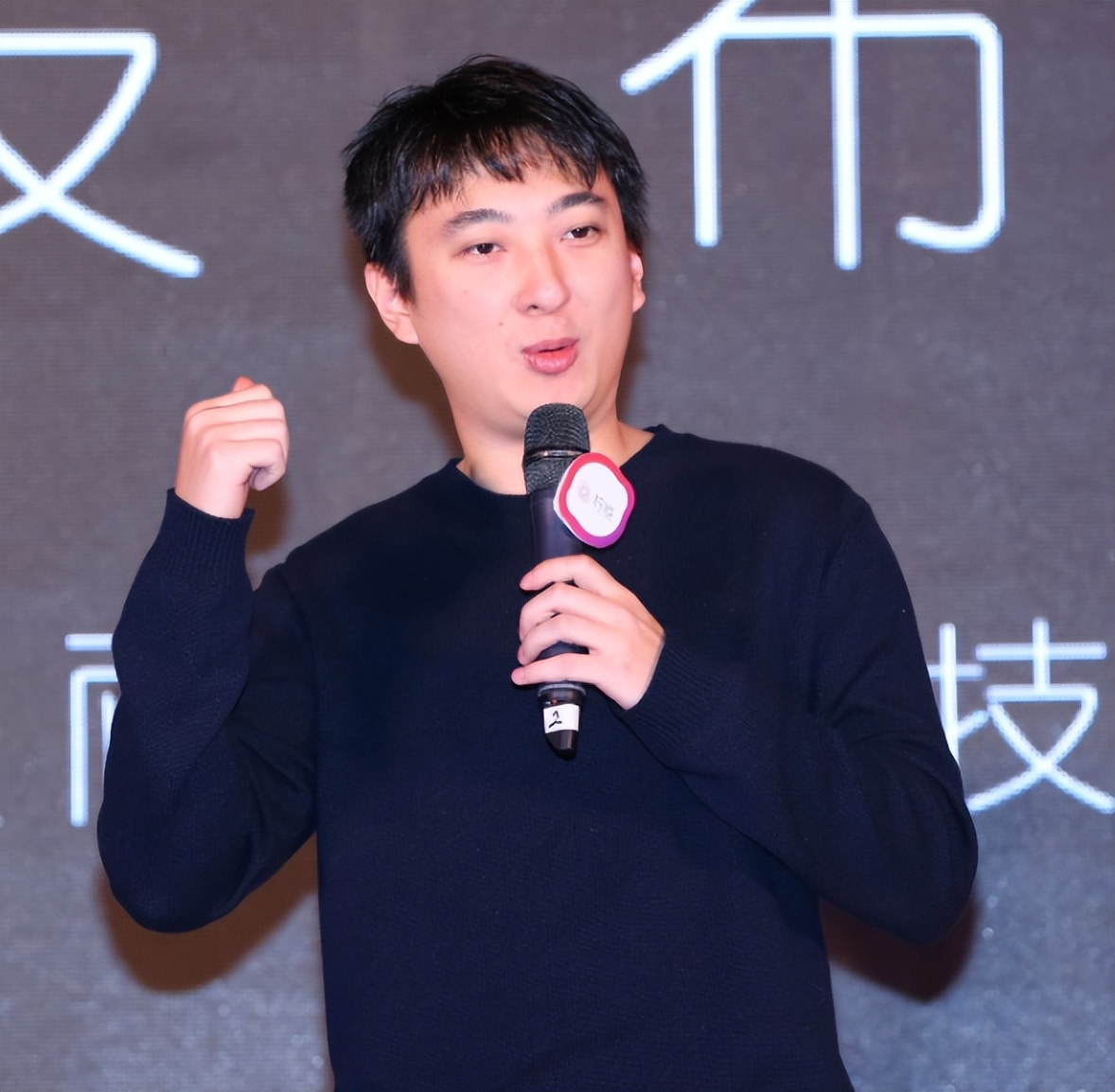 王健林被采访负债视频,王健林之子王思聪现在的情况如何