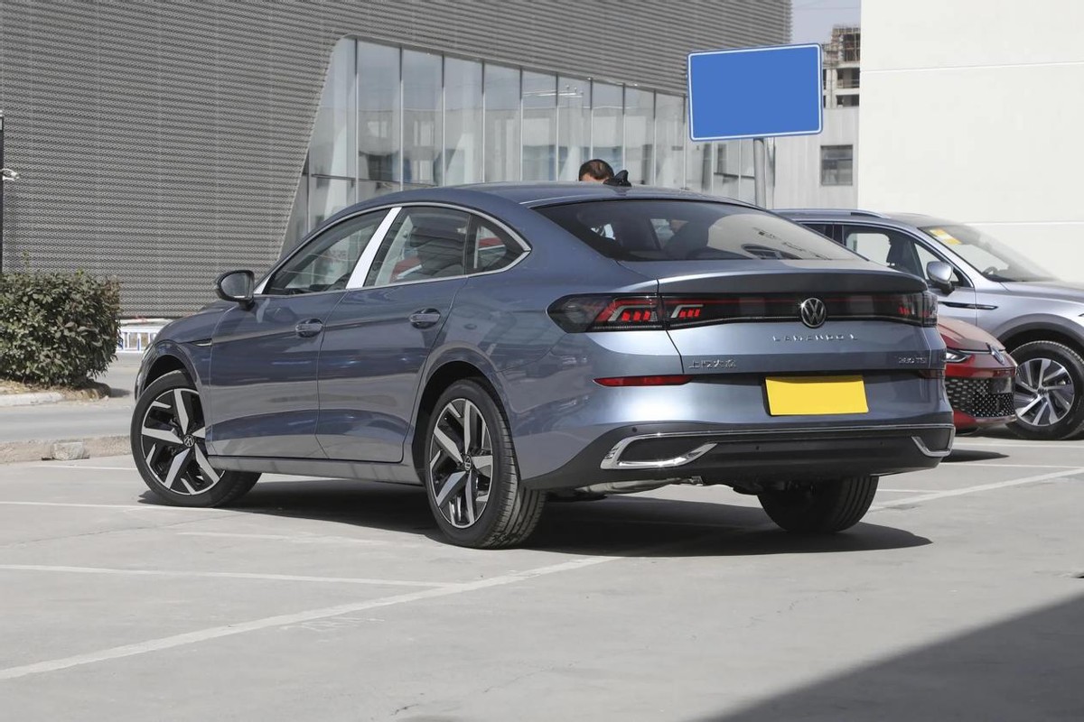 年轻人第一次买车，试完本田雅阁，再试大众凌渡L，才知道选谁好