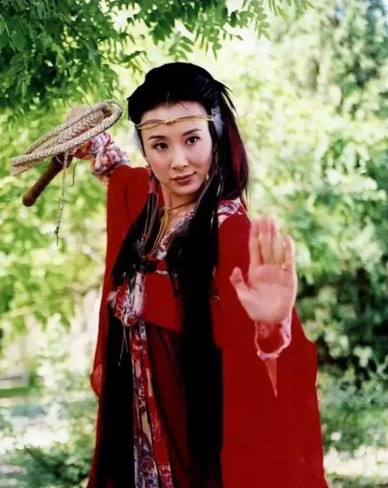 整容过度垮脸的女星,整容失败的蛇精脸女演员