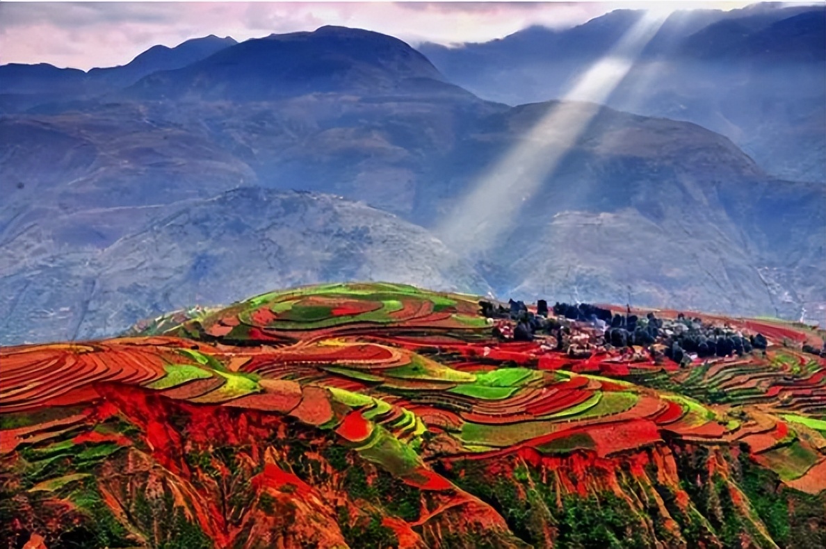 云南昆明繁华的地方,云南昆明必去的几个地方