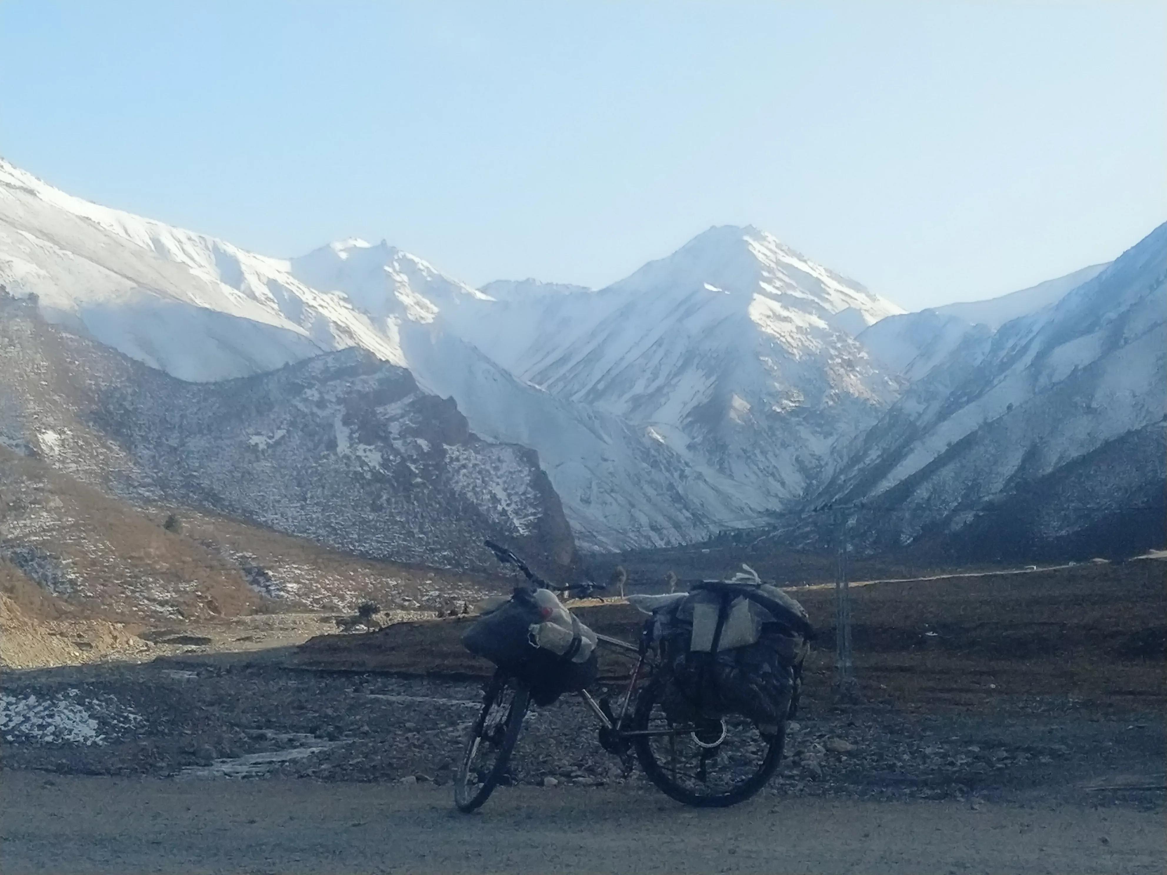 从甘肃翻越祁连山到青海,从肃北到青海沿途风景