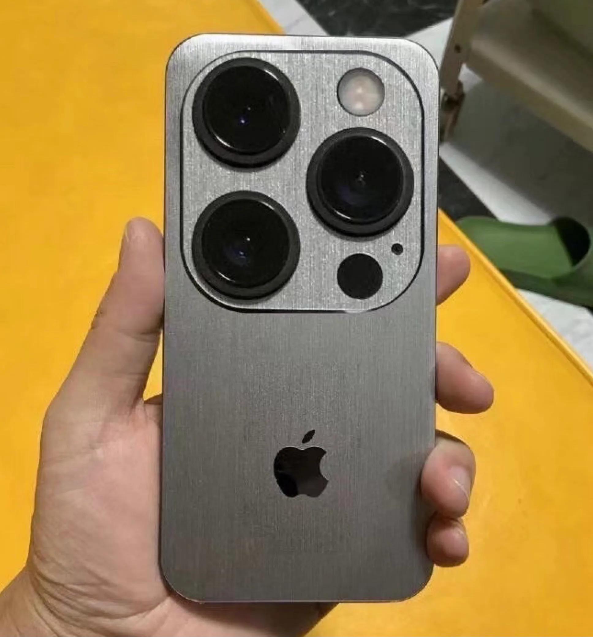 手机用壳好还是不用壳好,手机到底要不要贴膜戴壳