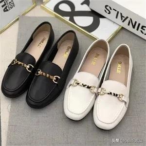 女款小白鞋品牌达芙妮,卓诗尼和达芙妮哪个鞋子好