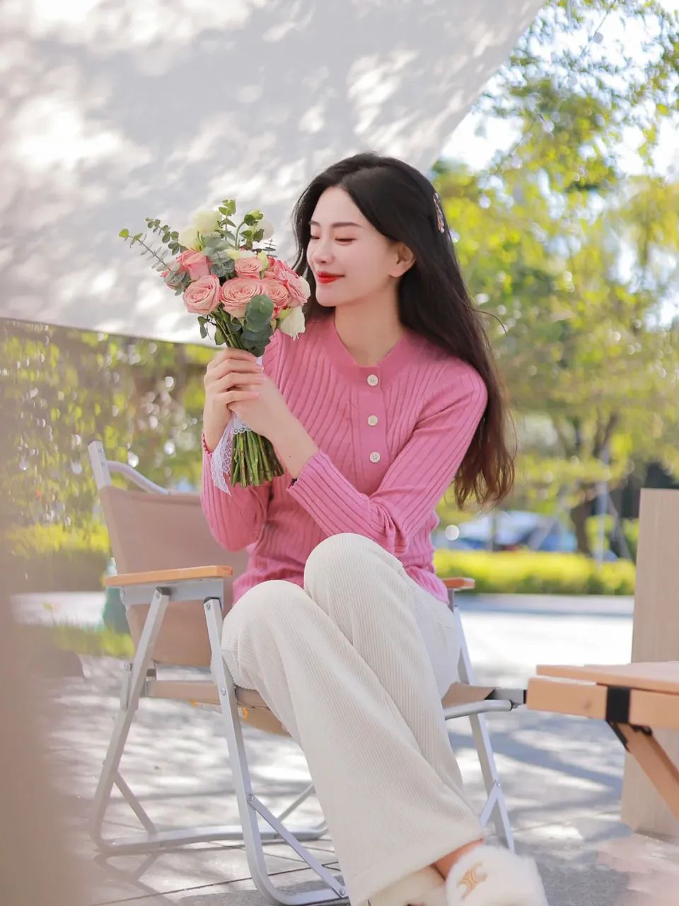 秋季纯棉粉色衬衫的多种穿法,韩版粉色宽松前短后长衬衣穿法