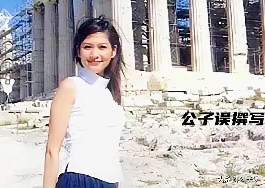 一张和冯小刚的“夜宿门”照片，彻底撕下了沈星的遮羞布