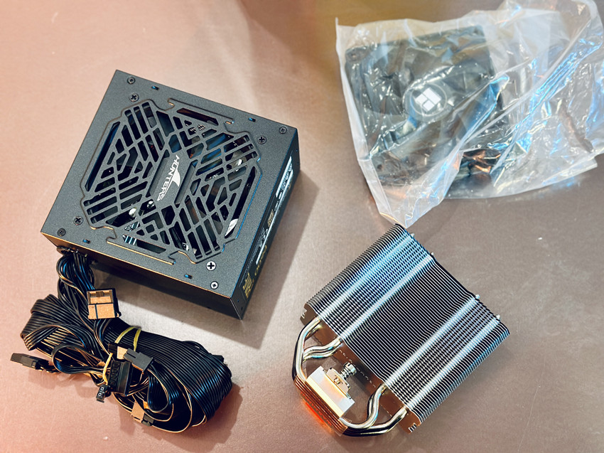 2000块打造一台顶配级游戏电脑,5000多的预算打造一台游戏主机