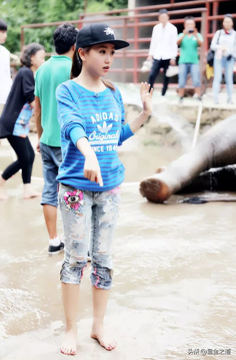 “天才少女”16岁上大学，演戏25年不爱名利