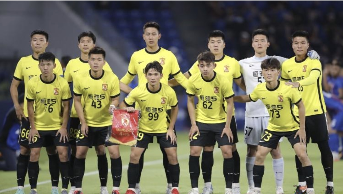 广州队开除红牌球员关浩津遭舆论,广州开除红牌球员关浩津事件