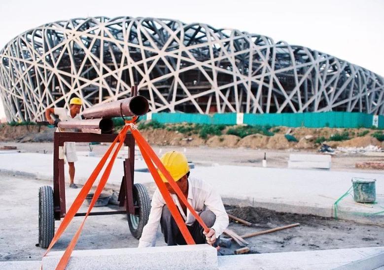 耗资20亿的鸟巢赚钱了吗,耗资两亿鸟巢