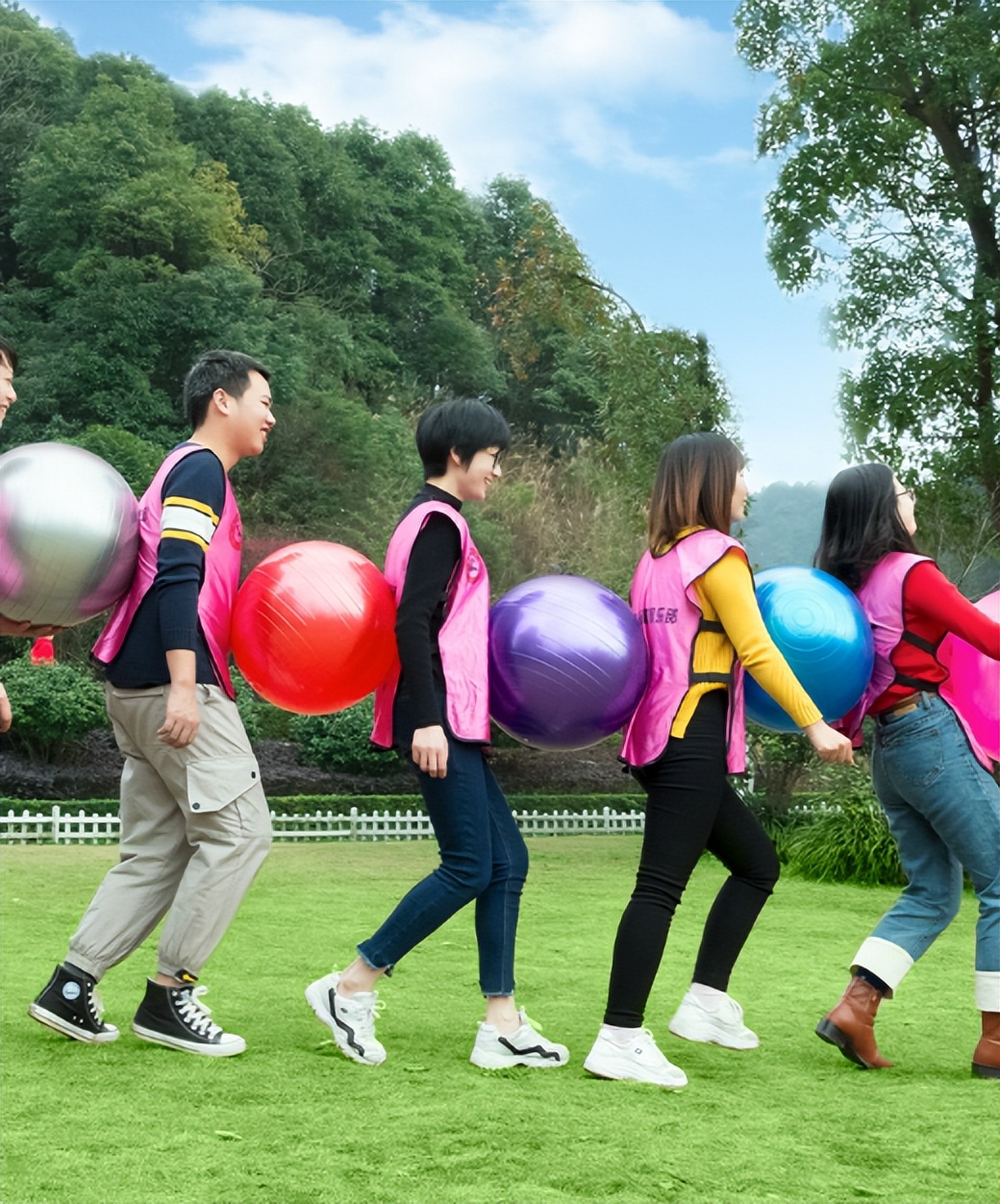 团建趣味飞机游戏怎么玩,趣游研学营