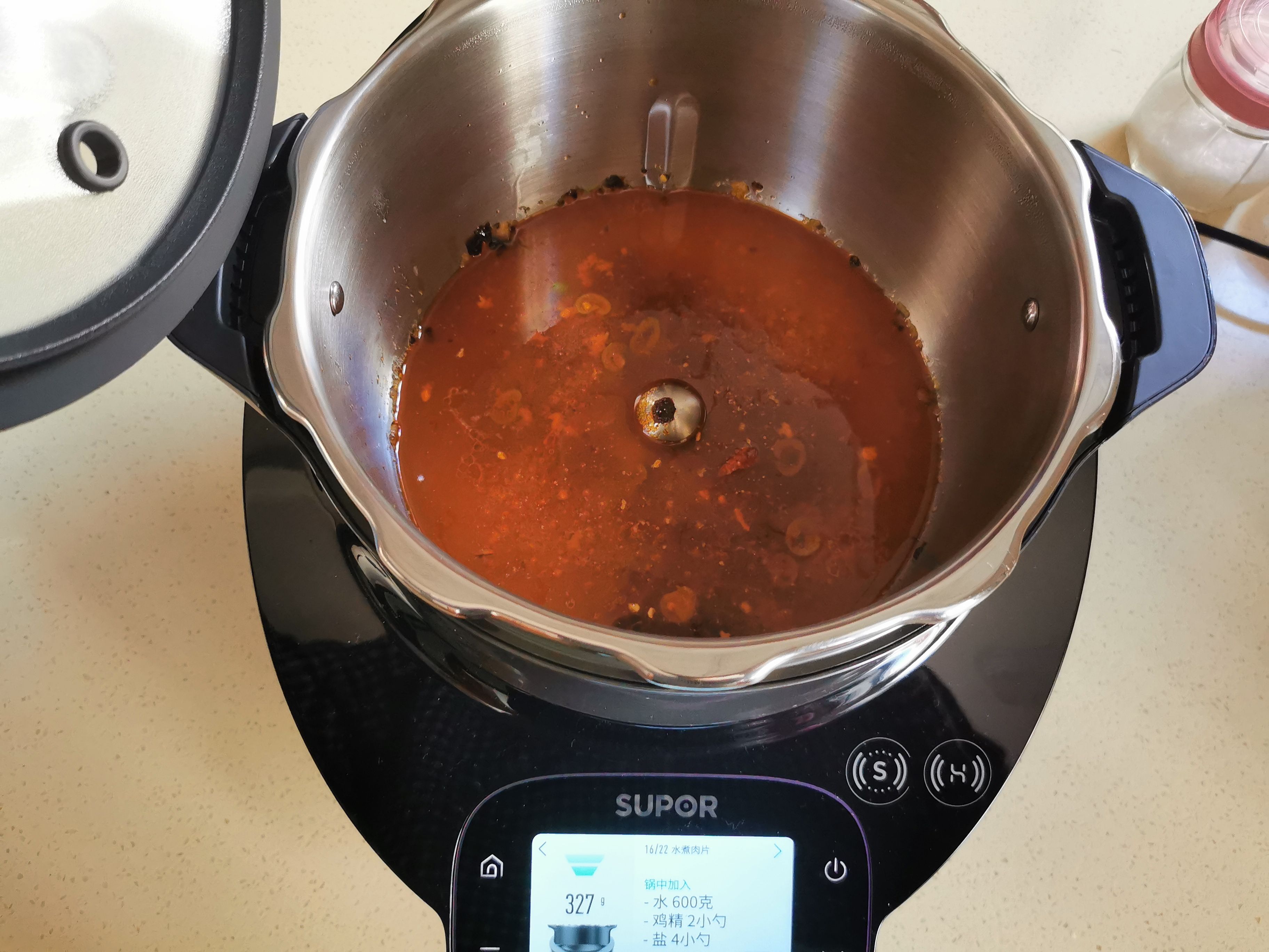 黑科技与顶级大厨交锋,厨房黑科技苏泊尔小c主厨料理机