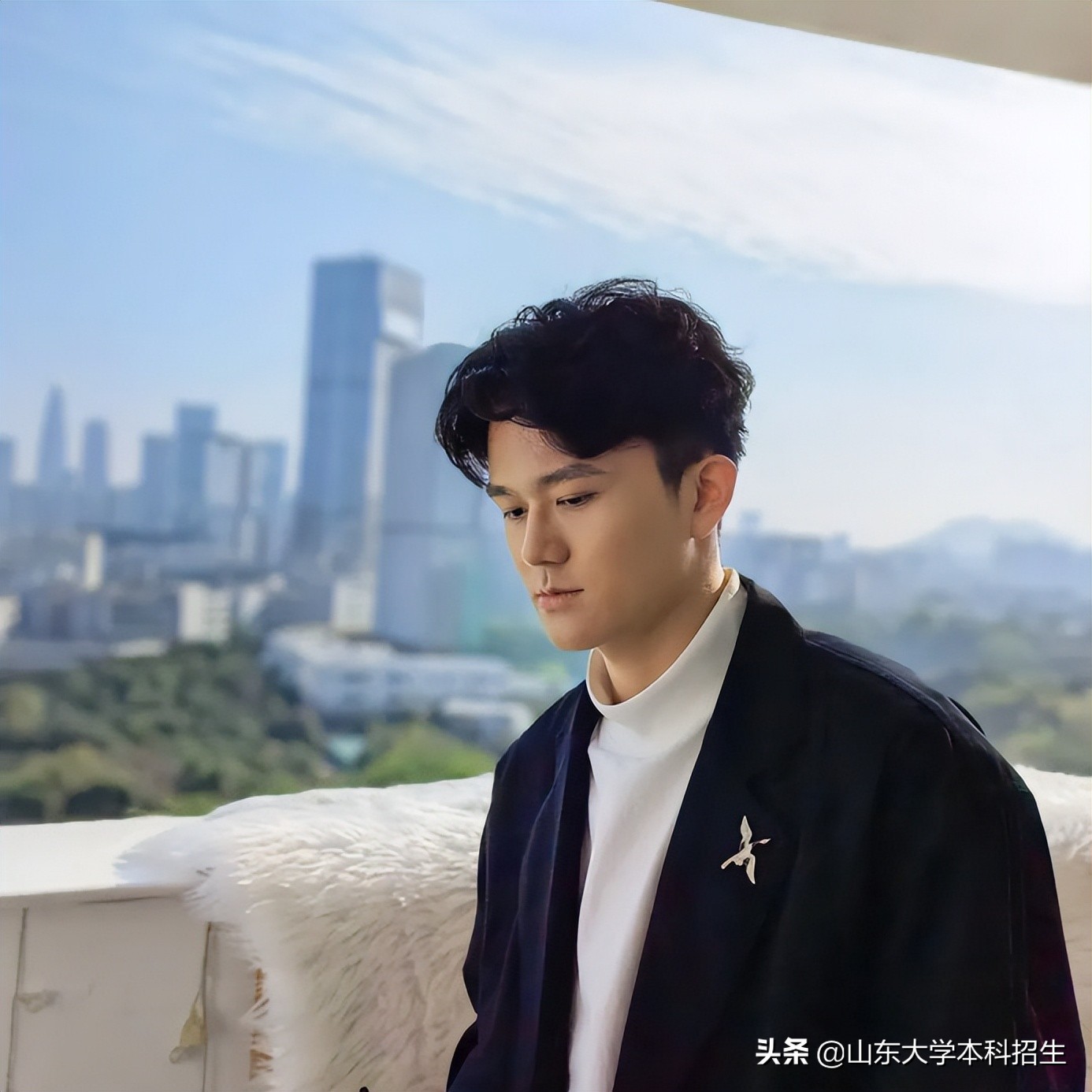 三次荣获国家奖学金,连续三年获得国家奖学金