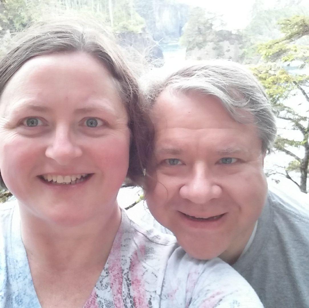 美国50岁夫妇辞职卖光家产，退休爽住游轮：比房贷便宜多了