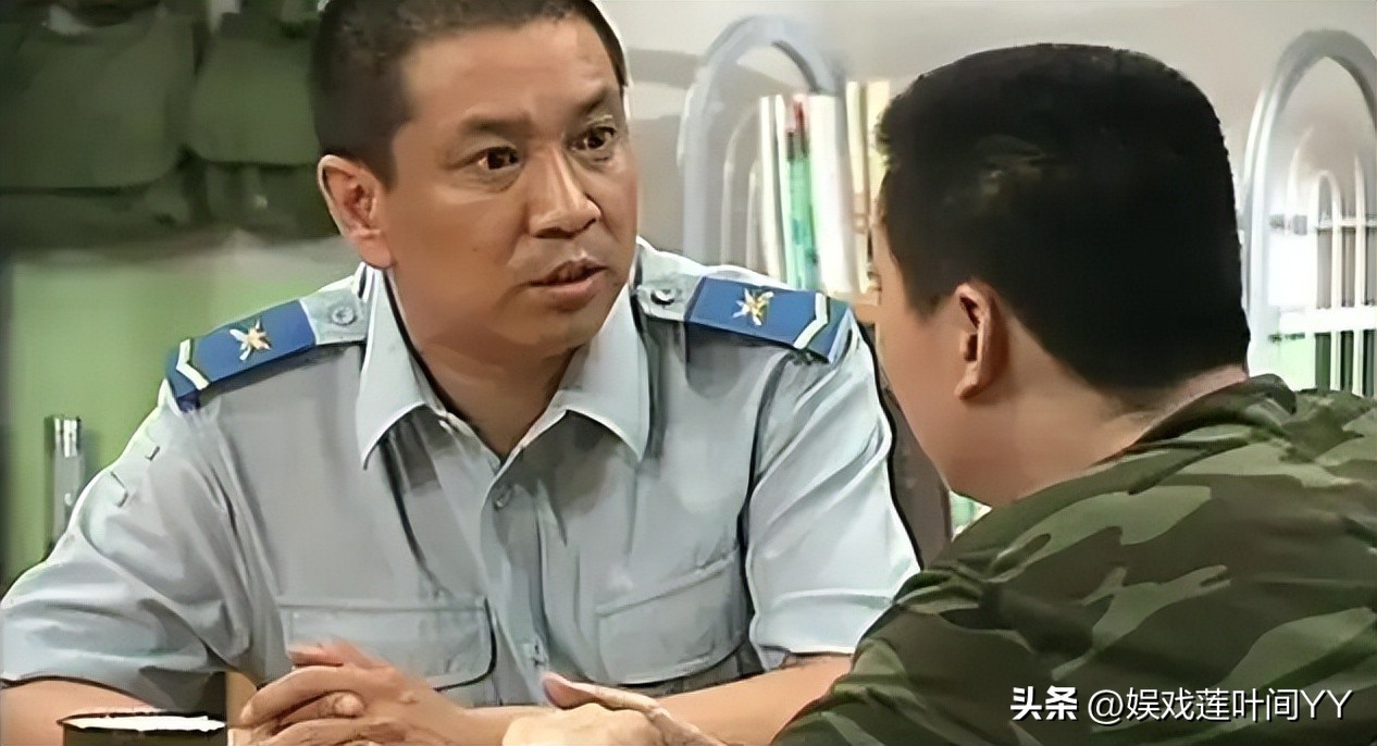 杜德伟长得不帅但是很有魅力,杜德伟年轻时候长头发