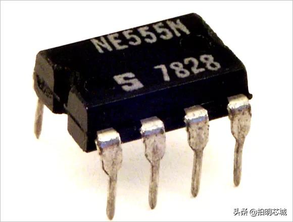 555芯片定时器工作原理,555定时器构成单稳态触发器