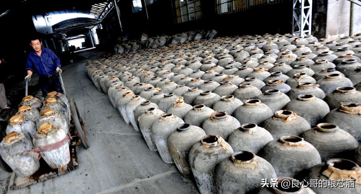 纯粮酿造的酒成本多少钱一瓶,纯粮酒的成本一般是多少