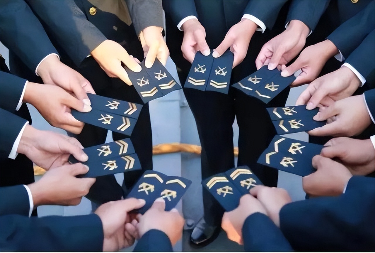 军队文职怎样选择报考岗位,想报考军队文职怎么报