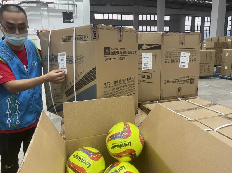 世界杯中国制造赚了多少,世界杯经济全球化