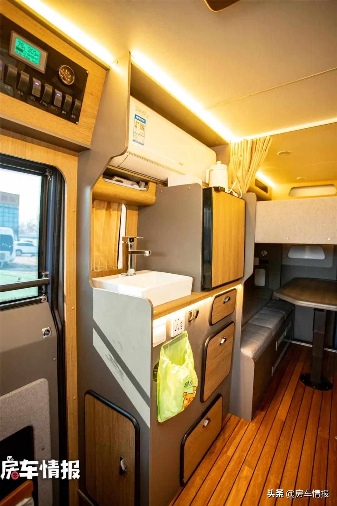 东风2.3t四驱短轴低顶房车,十堰东风特种四驱房车