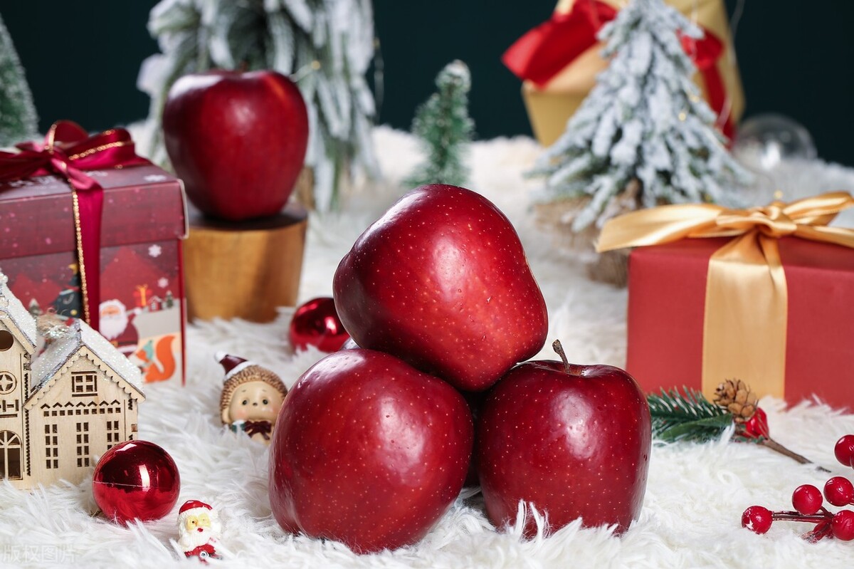 圣诞节平安夜送女朋友什么礼物,平安夜为什么要送礼物给女朋友